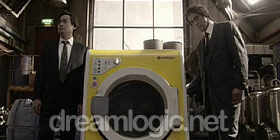 dreamlogic.net's MOVIE REVIEW . Bubble Fiction: Boom or Bust (aka: Bubble e Go!)